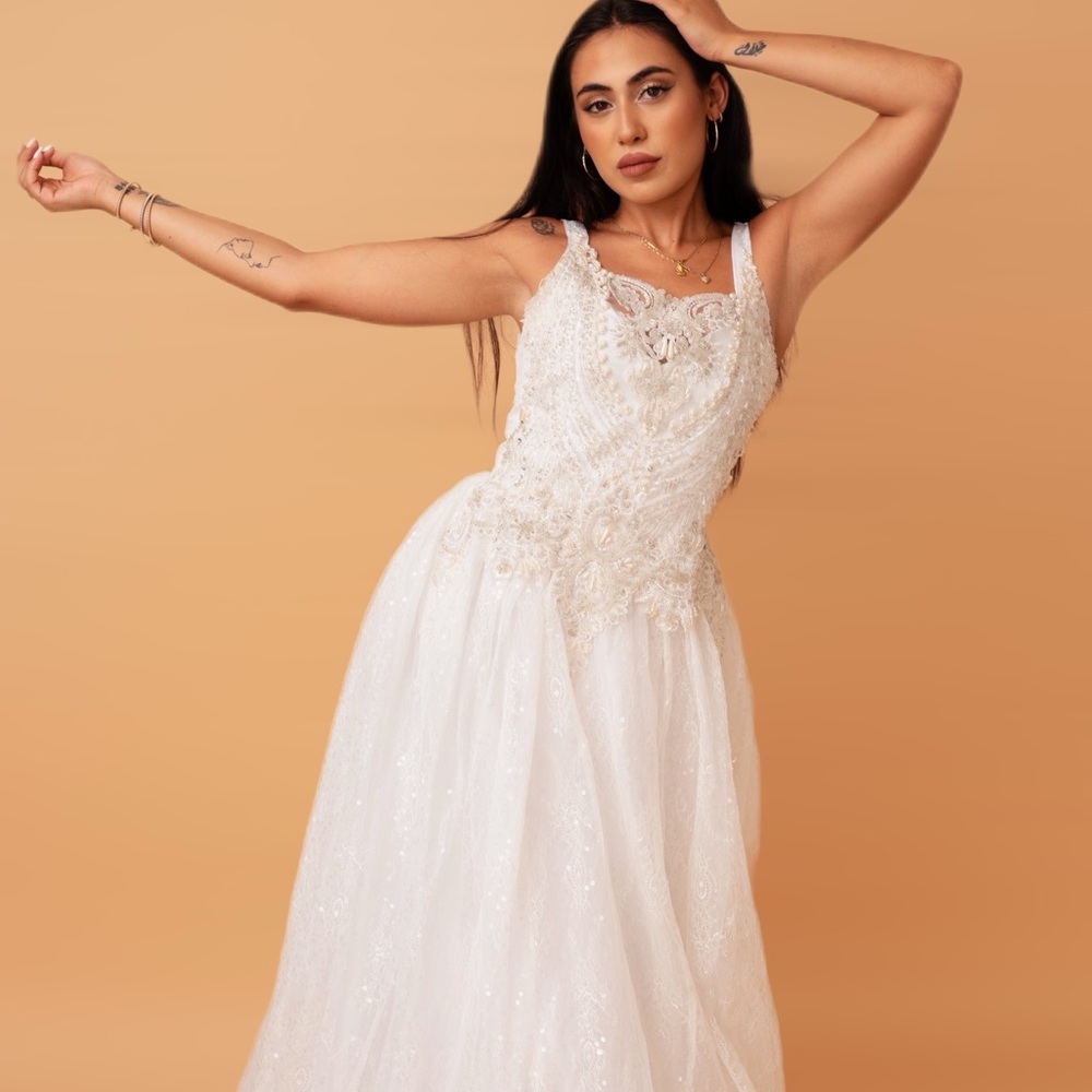 “OLD-FASHIONED GLAMOUR” BRIDAL DRESS S/M